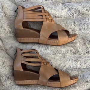 Antelope Women's Tavi Leather Wedge Sandals sz 39